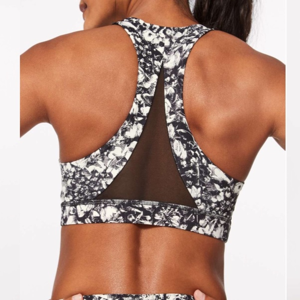 Lululemon Invigorate Bra
Mash Up White Black / Black